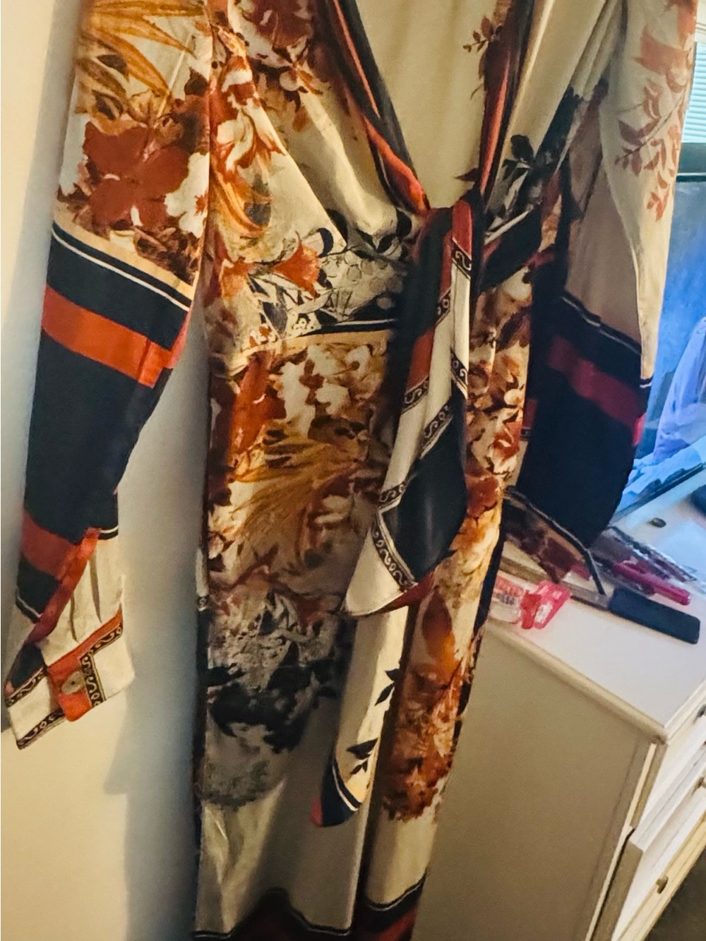 AKIRA Cream and Rust Floral Scarf-Print Kimono Dress